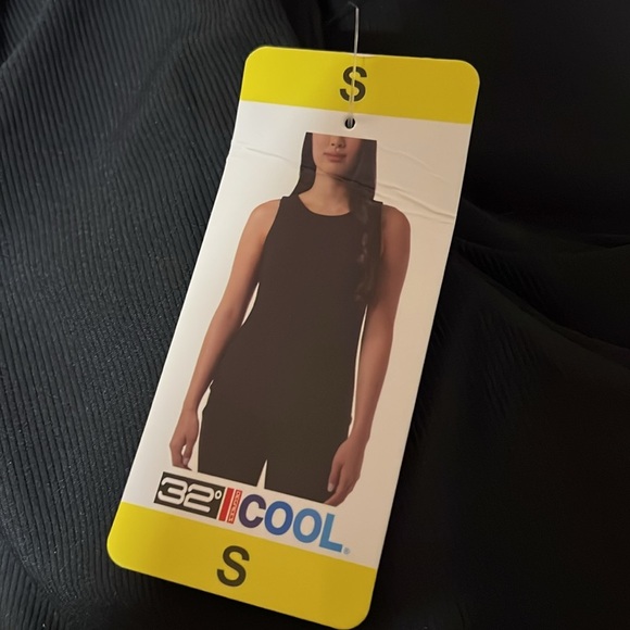 NWT 32 Degrees Cool Women's Tank with Built in Removable Bra Textured Black - Picture 8 of 8